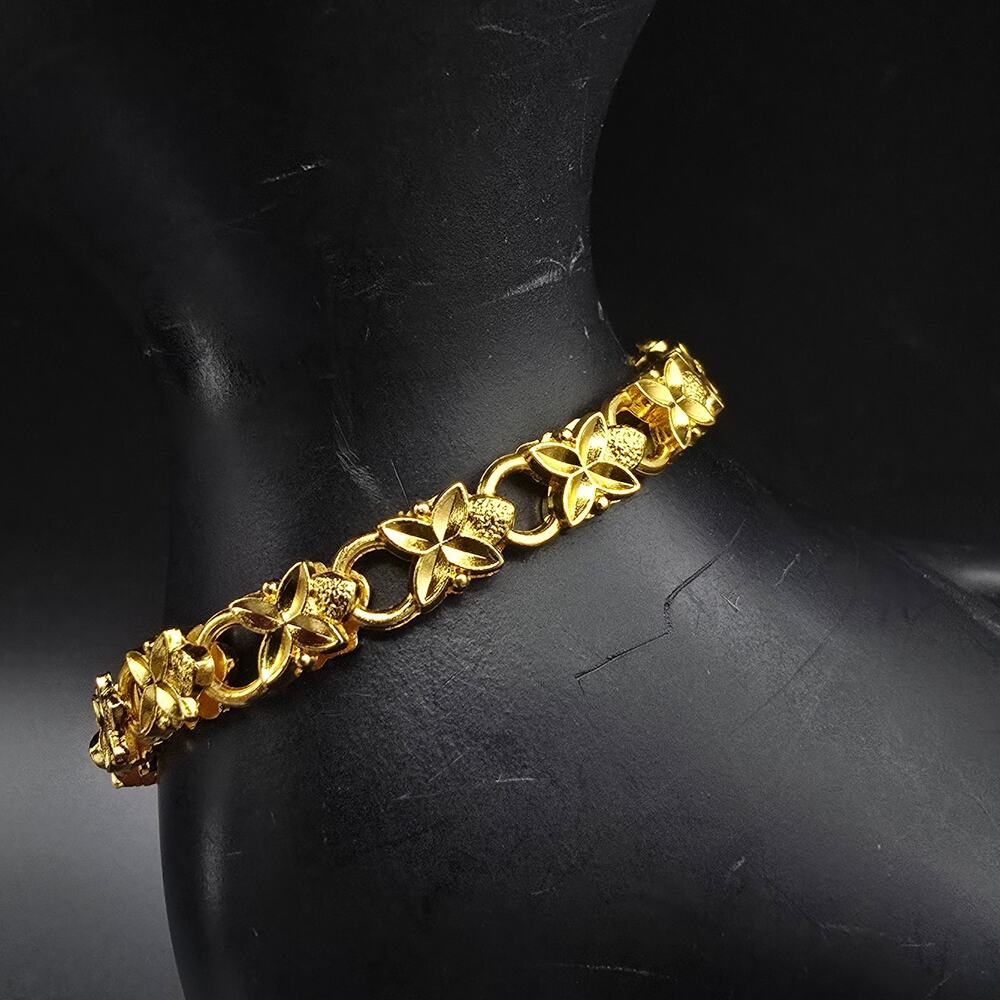 Gold Tone Floral Clover Chain Bracelet Costume Jewelry S Hook Closure